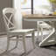 Ensemble de 2 chaises d'appoint à dossier croisé Harola, finition blanc fumé