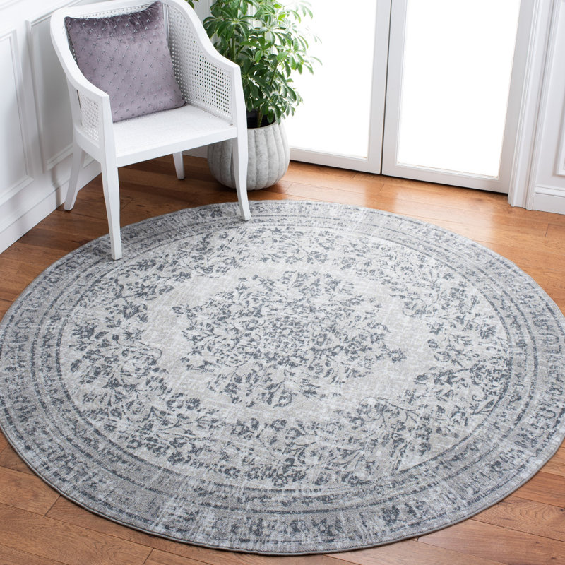 Mahendra Performance Machine Washable Oriental Rug, Round 6'7"