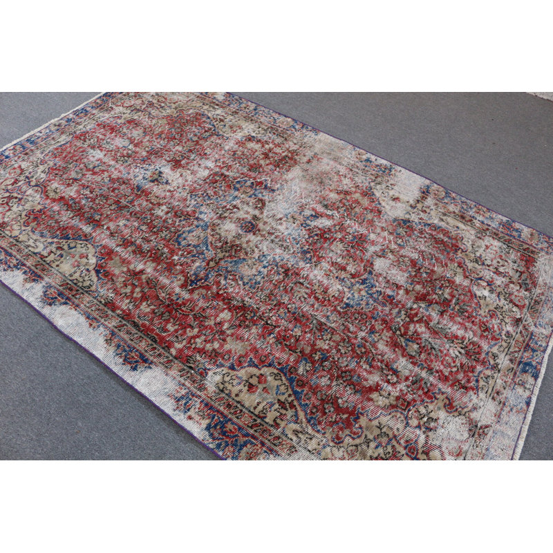 Authentique tapis turc rétro à motif floral rouge et bleu parfait pour un décor unique