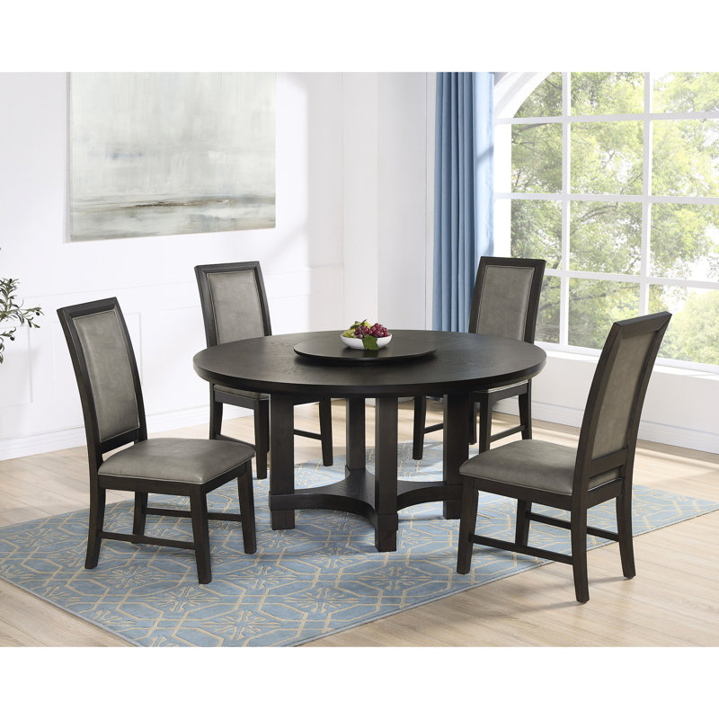 Ensemble repas pour quatre personnes