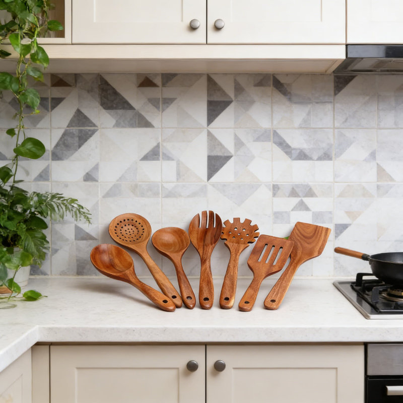 Ensemble d'ustensiles de cuisine en bois de teck de qualité supérieure, outils de cuisson anti-égratignures 7 pièces avec spatule, spatule fendue, cuillère d'écumoire, cuillère à pâtes, fourchette à salade et cuillères pour batterie de cuisine antiadhésive, sans BPA