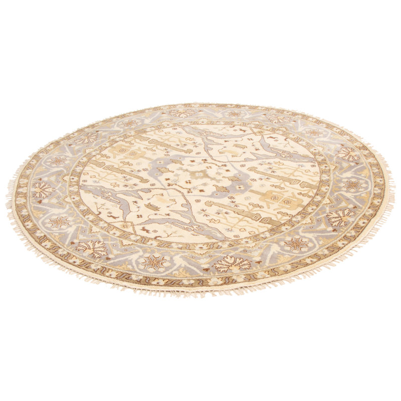 Tapis crème Royal Ushak 9 pi 8 po x 9 pi 8 po