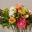 Arrangement floral pivoines dans un vase Nola
