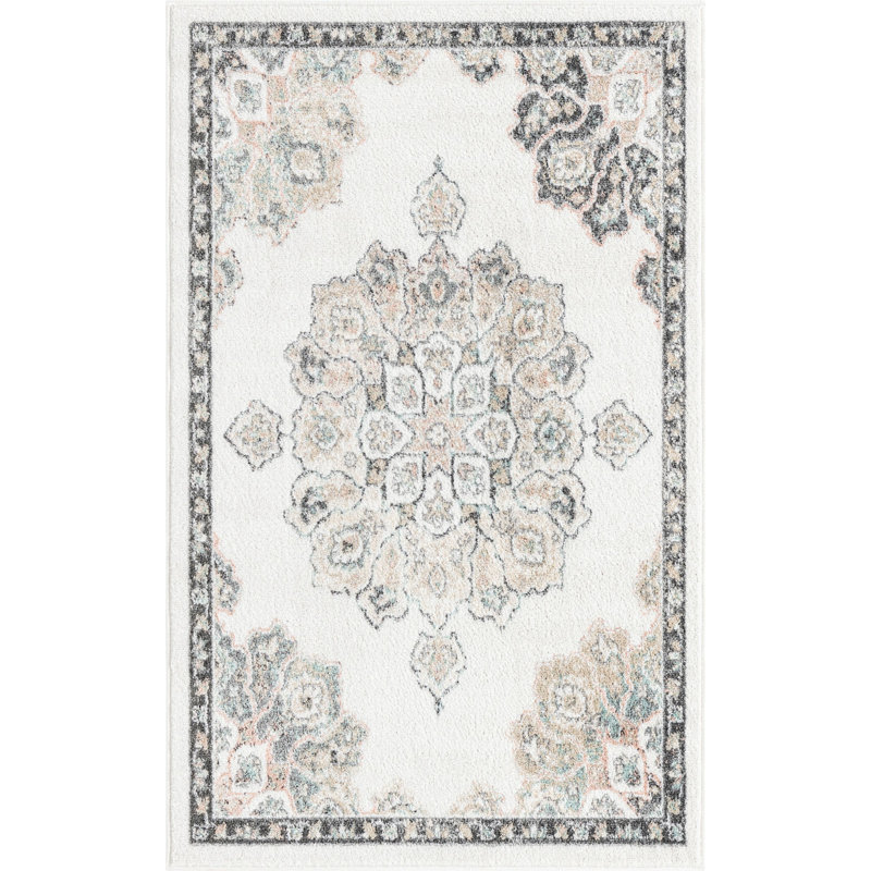 Tapis traditionnel Makay de couleur ivoire, Rectangle 3 pi 3 po x 5 pi 3 po