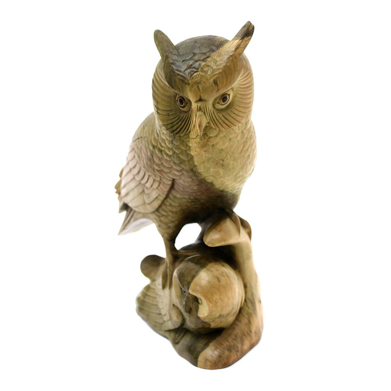 Abri de chouette Caelan et sculpture en bois