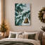 Toile de neige enneigée, branches de pin avec clochettes dorées-367084743