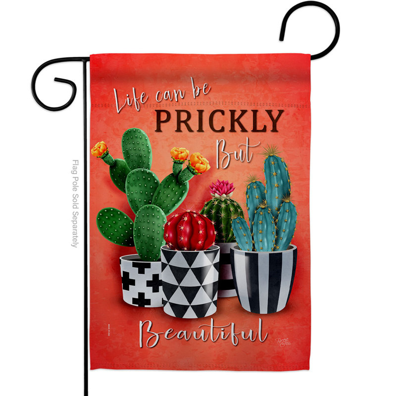 Bannière de jardin décorative à double face 13 pi x 18,5 po Prickly But Beautiful Garden Flag Southwest