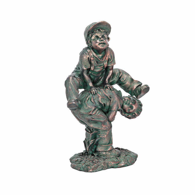 Statue à garçons froggin playing leap