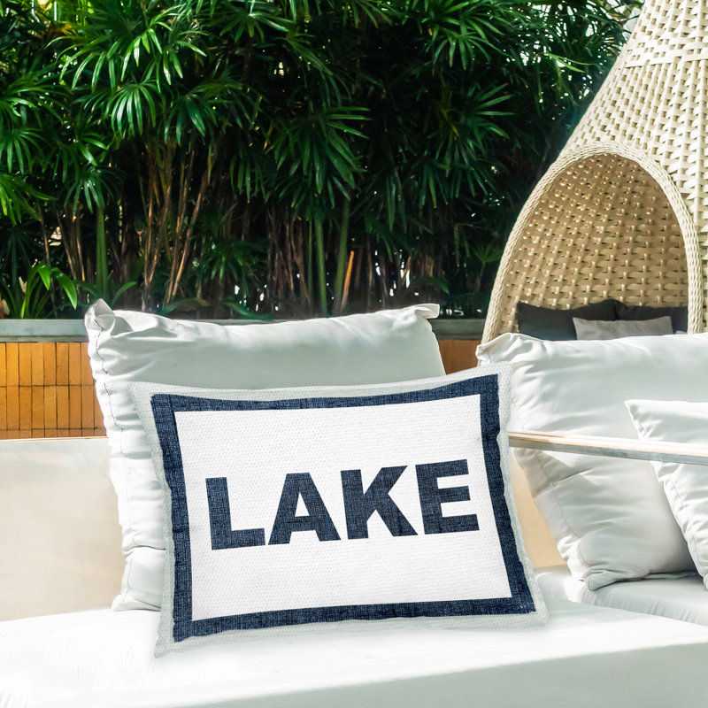 Coussin d'extérieur imprimé "Blue Lake" par Lil 'Rue