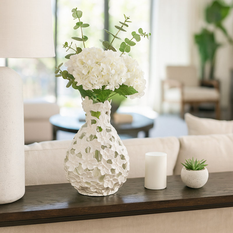 Vase de table en céramique à motif floral Adeline, Hauteur totale - 12 po, Ivoire ivoire