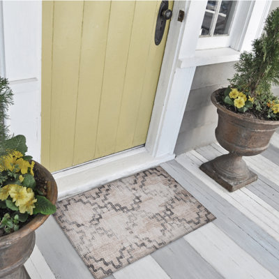 Kerwin Chenille Washable Geometric Indoor / Outdoor Rug