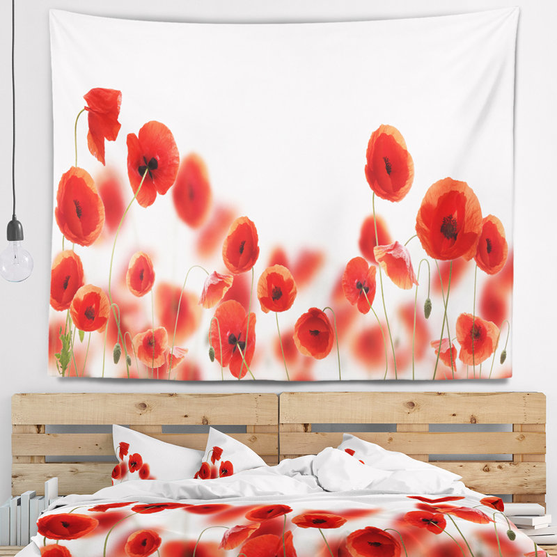 Jolies fleurs de pavot sur une tapisserie blanche, H 32 po x l 39 po