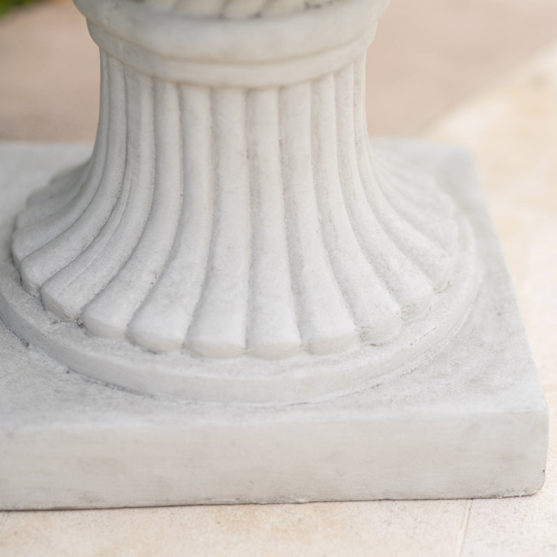 Urne blanche antique de 25,77 po - pour tous les espaces intérieurs et extérieurs 26 po polyvalente pour les espaces, Blanc