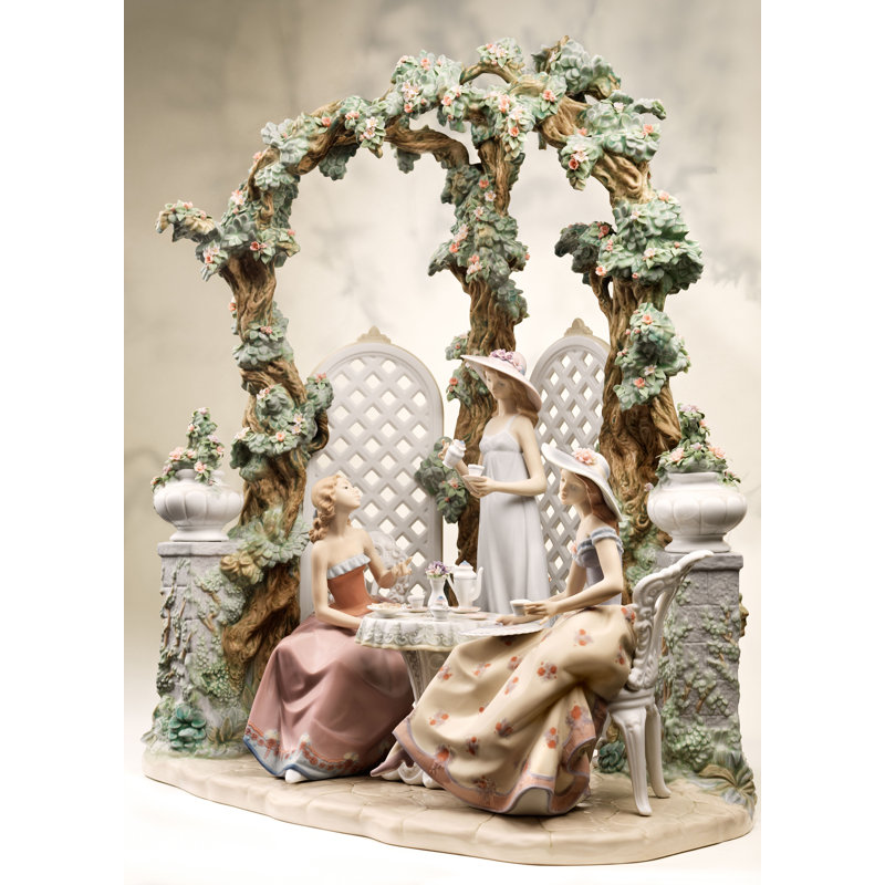 Tea in the Garden Women Statue