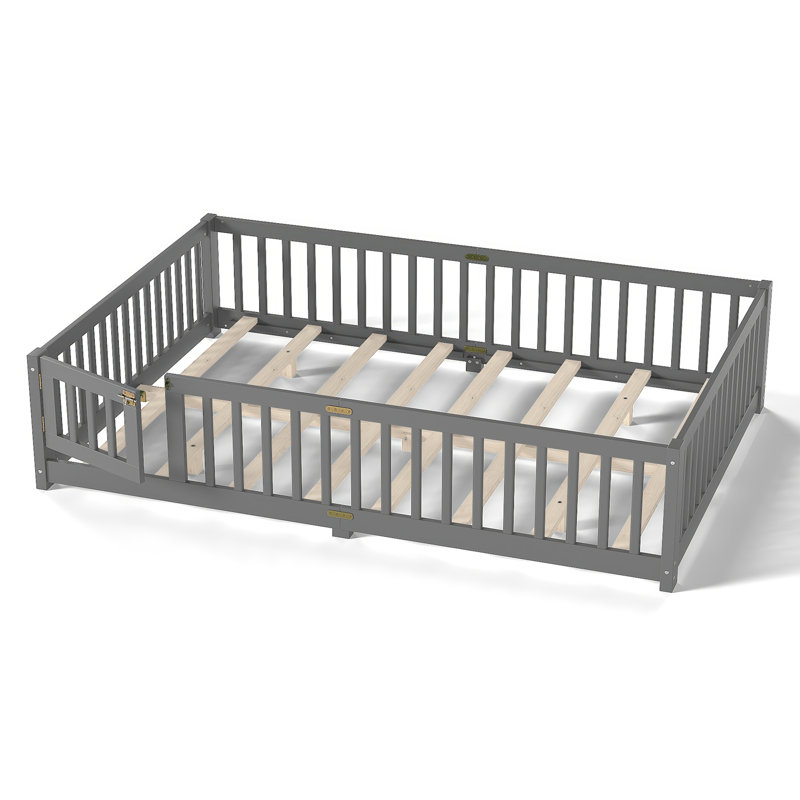 Lit grand format avec garde-corps et porte pour enfants
