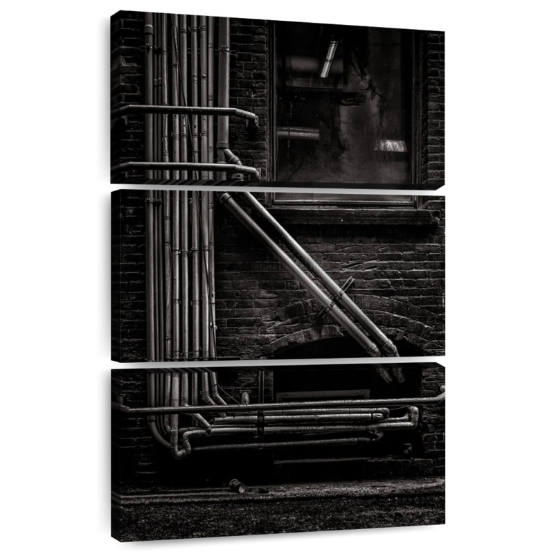 Lilie Alleyway Pipes I, H 50 po x l 32 po