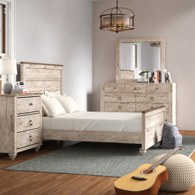 Amareona Standard 4 Piece Bedroom Set