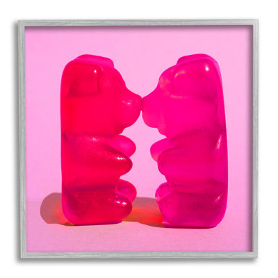 «Kissing Gummy Candy Bears», art de la giclée encadrée par Daphne Polselli