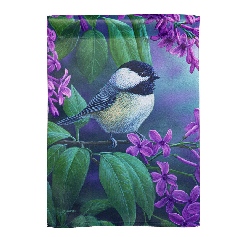 Mésange sur drapeau de jardin en suède lilas