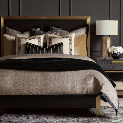 Roxanne Comforter