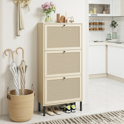 Étagère à chaussures moderne à 3 portes, rangement autoportant pour le vestibule, capacité de charge de 44 lb, d'ingénierie, de résistance, de soleil, de finition lisse, 2 compartiments par couche, poignée noire, base en métal texturé mat, glissade