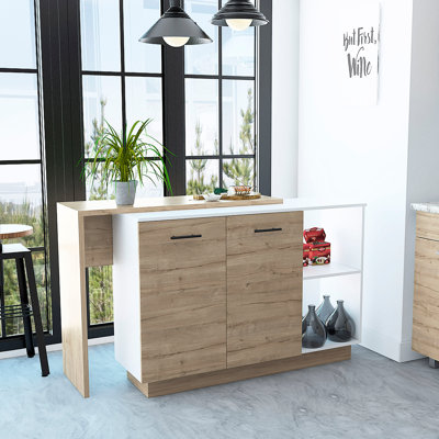 Îlot de cuisine élégant avec rangement abondant et fonctionnalité polyvalente