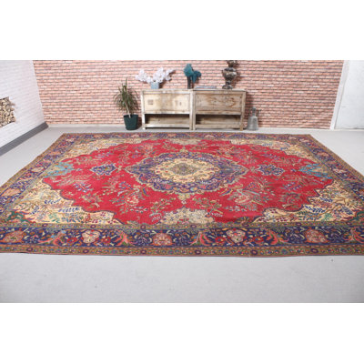 Tapis turc en laine fabriqué à la main à motif floral de style traditionnel rouge