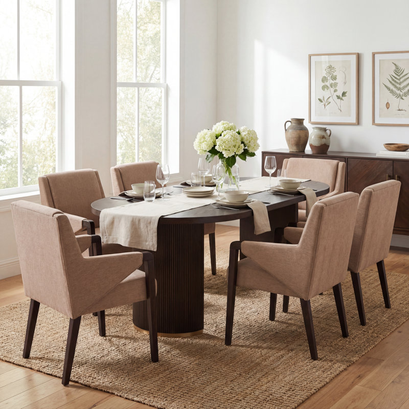 Ensemble de table de salle à manger Krisslyn pour 6 personnes en bois d'hévéa avec chaises rembourrées et base double