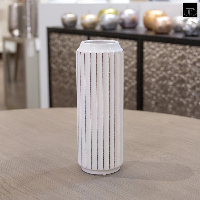Vase de table en céramique blanche, H 11 po x l 4 po x P 4 po