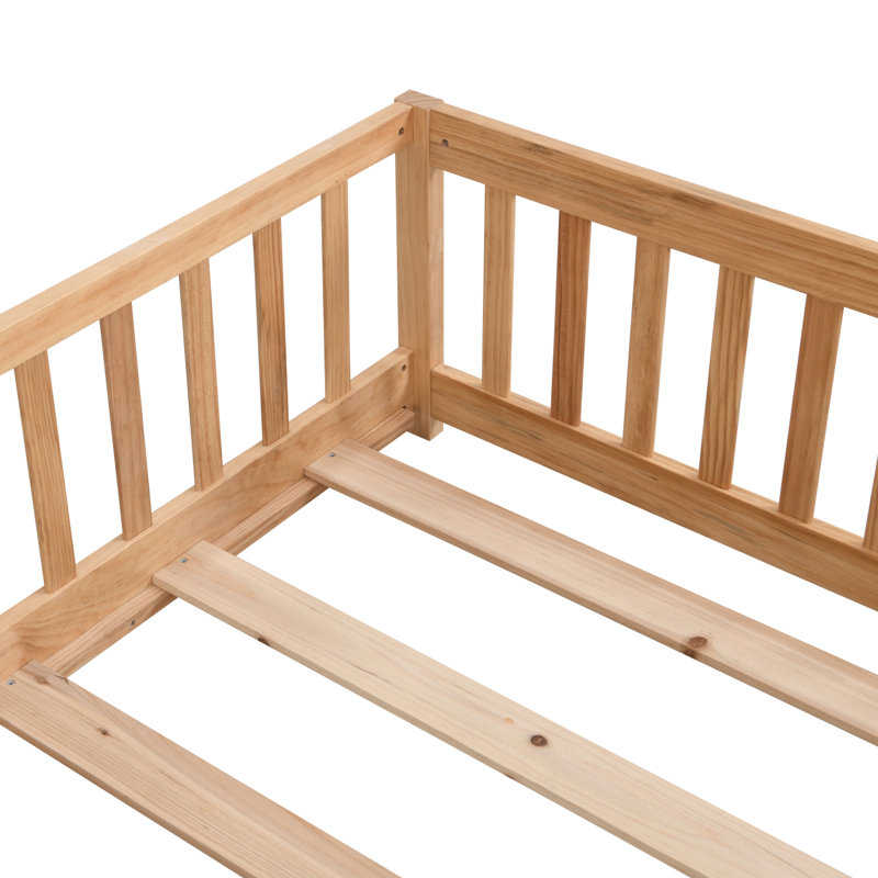 Lit simple au sol avec porte, cadre de lit plateforme en bois massif avec clôture, adapté aux enfants, bois massif, naturel