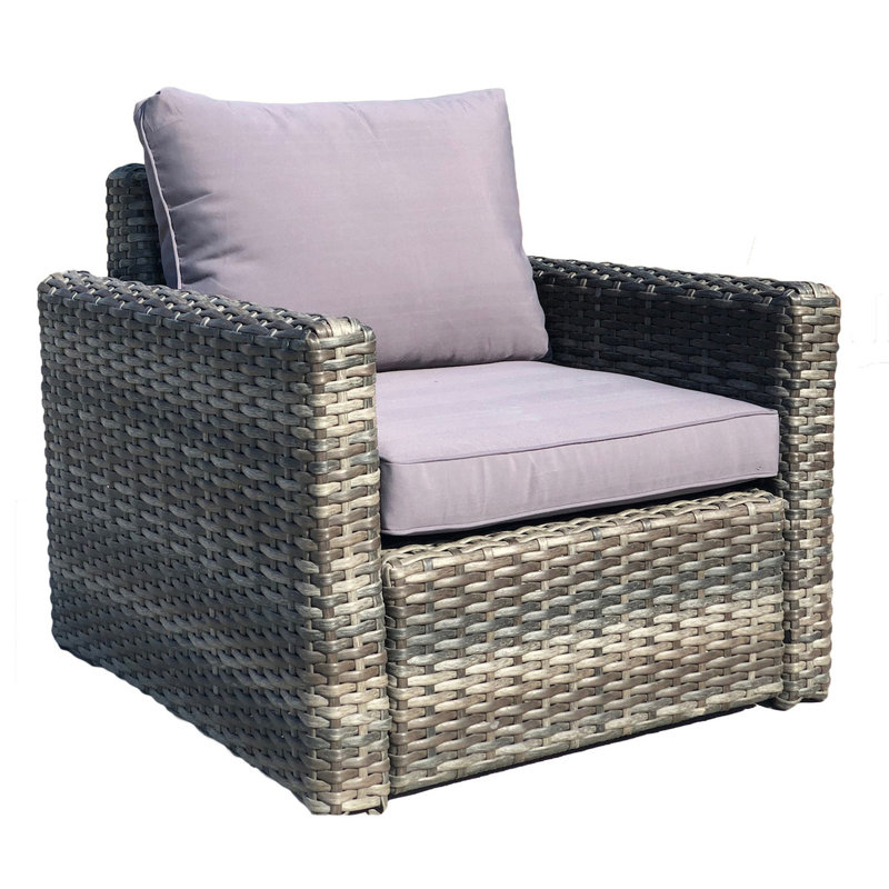 Chaise de patio avec coussins