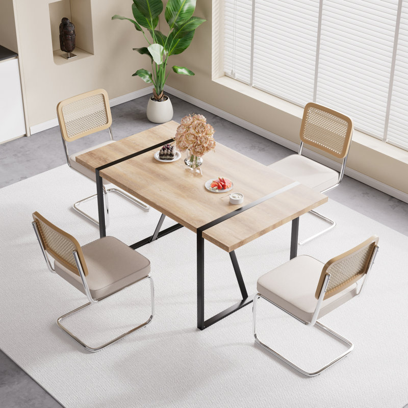 Ensemble de table de salle à manger avec chaises d'appoint rembourrées en velours, Beige, 5, Brun rustique