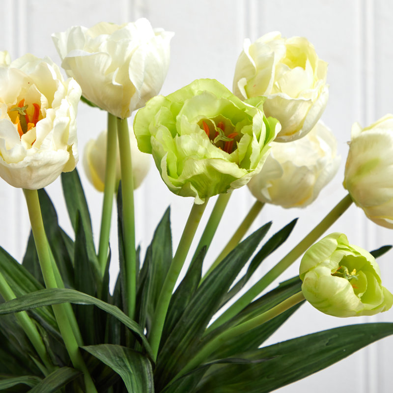 Pièce maîtresse de tulipes en vase