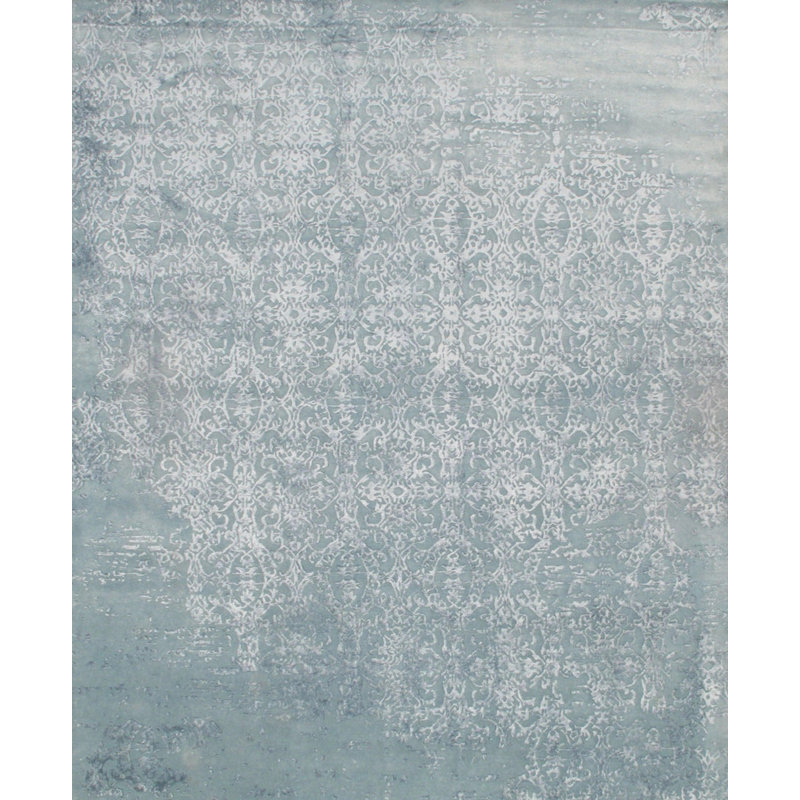 Geometric Area Rug in Gray