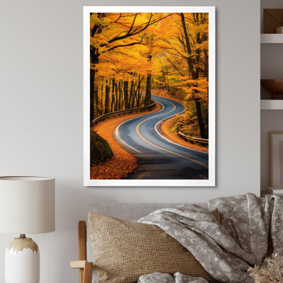 Passerelle, route d'automne dans la forêt I