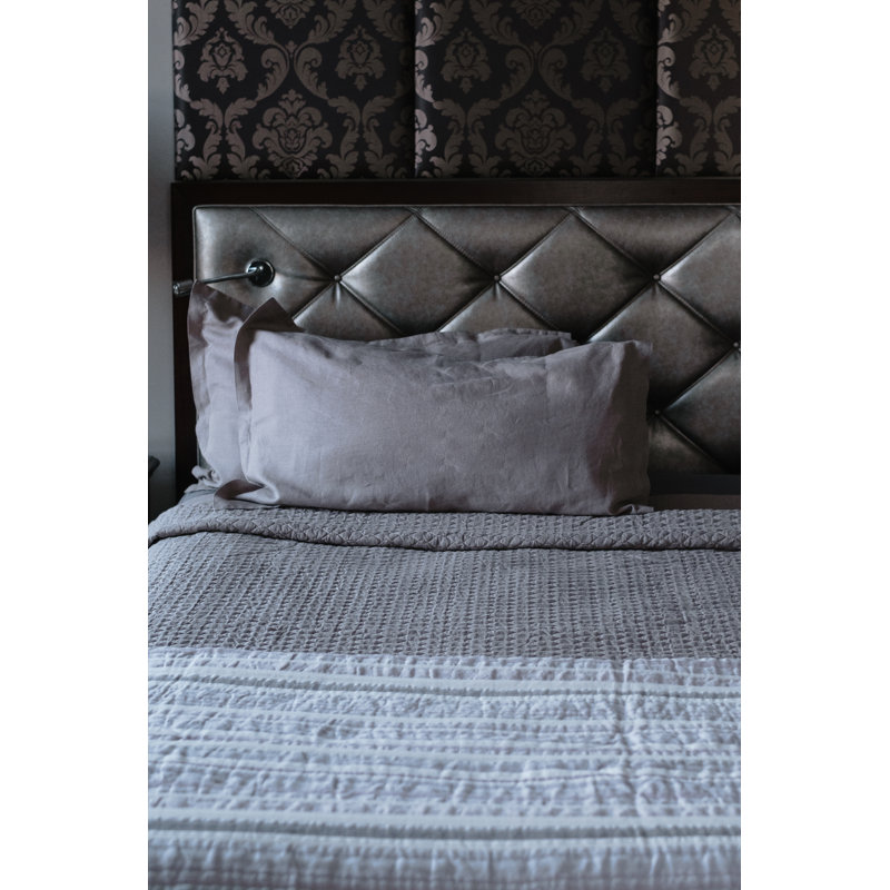 Couverture en lin Mateea, 88" W x 82" L, 9