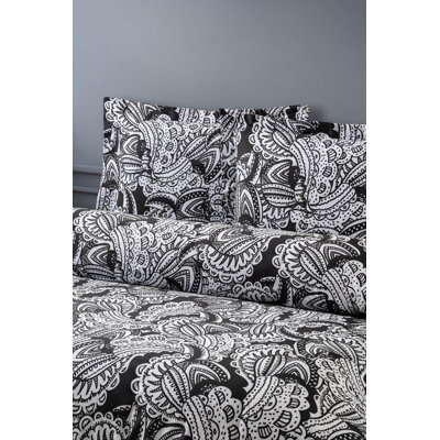 Black&White Paisley Guest Room Case Pack