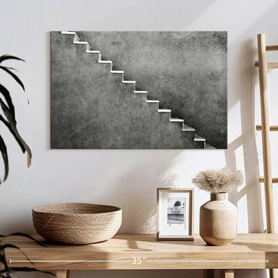 Escalier gris en béton