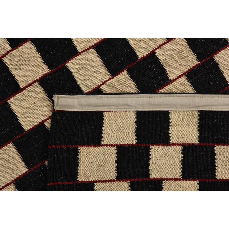 Tapis noir et blanc 5 x 8 Pinkerton