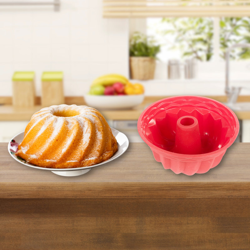 Belfry Kitchen Kailyn Fluted Cake Pan