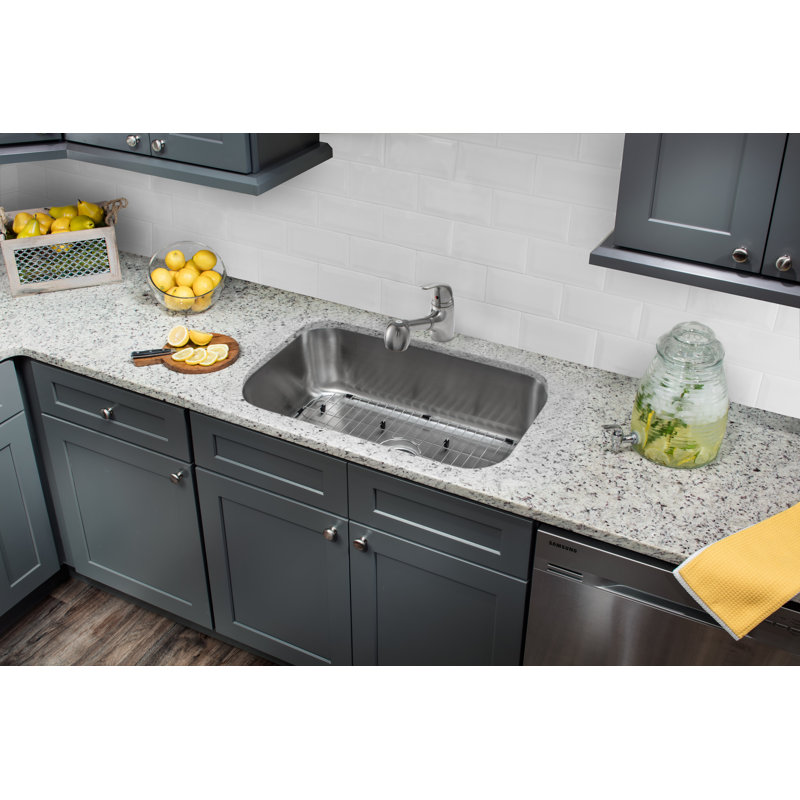 Évier de cuisine encastrable l 30 po x l 18 po avec robinet et distributeur de savon, Robinet d'allure simple, Calibre 16