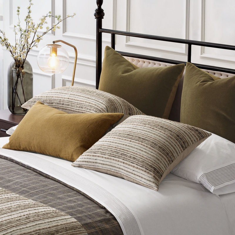 Hastings Square Pillow Cover & Insert