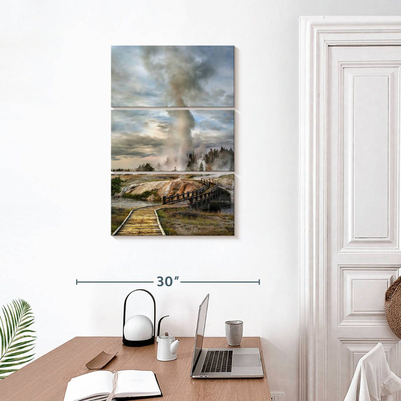 Old Faithful Eruption, H 32 po x l 20 po