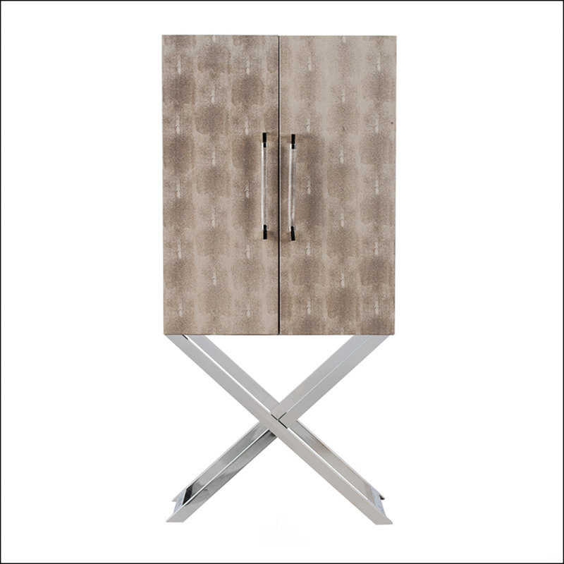 Charmante armoire autoportante