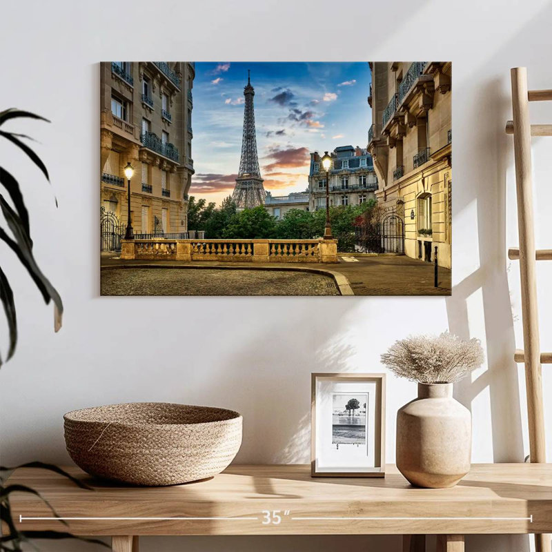 Édifice Vanna Haussman vue Eiffel, H 16 po x l 24 po