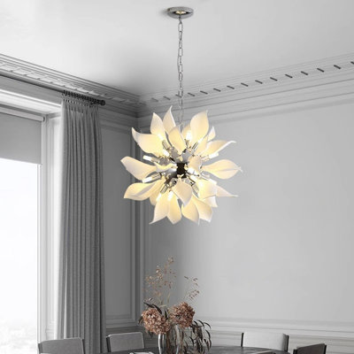  Lustre à pétales de céramique blanche Eclore avec détails chromés | Conception florale moderne