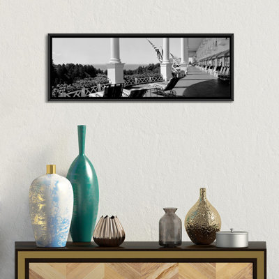« chaise de terrasse sur un hôtel porche, grand hotel, mackinac island, michigan, états-unis », reproduction de photo sur toile