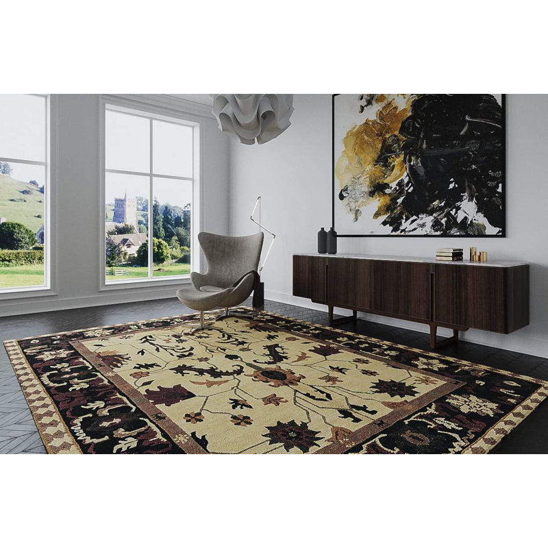 Wool Oriental Area Rug in Beige/Black, Rectangle 6' x 9'