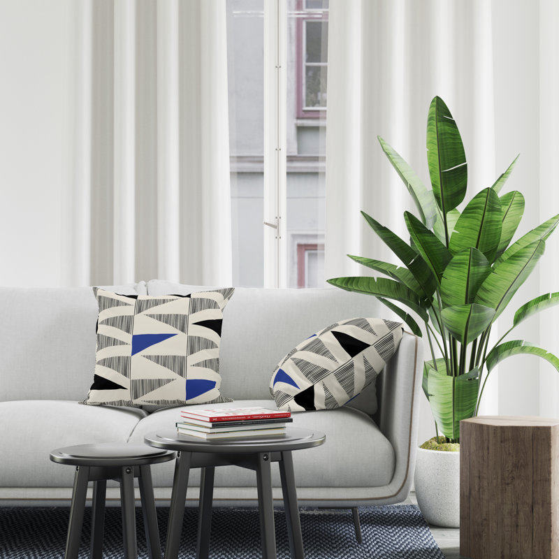 Jeté carré / extérieur en polyester Chamu, L 19 po x H 19 po, Bleu marine/noir