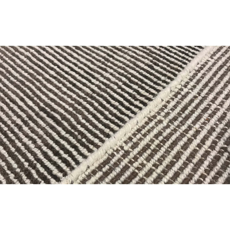 Wool Area Rug in Brown, Rectangle 5'9" x 8'9"